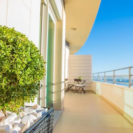Rodamar Penthouse, By Pausa Apartment Funchal (Madeira)