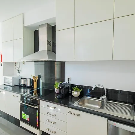 Rodamar Penthouse, By Pausa * Funchal (Madeira)