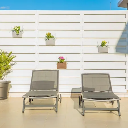 Rodamar Penthouse, By Pausa
