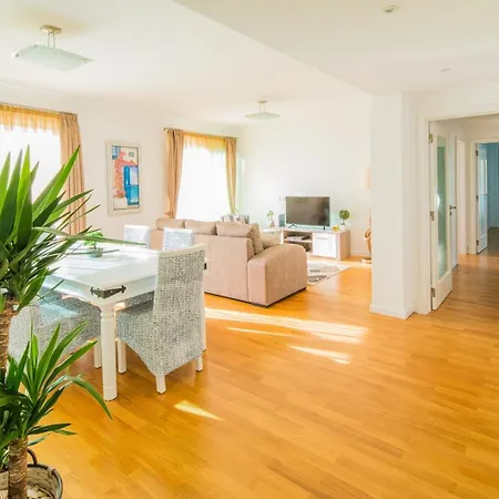 Rodamar Penthouse, By Pausa * Funchal (Madeira)